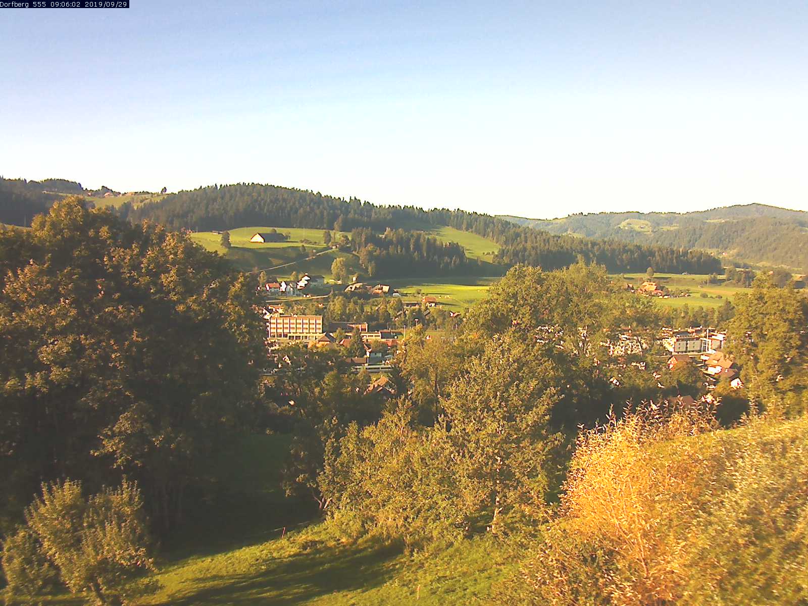 Webcam-Bild: Aussicht vom Dorfberg in Langnau 20190929-090601