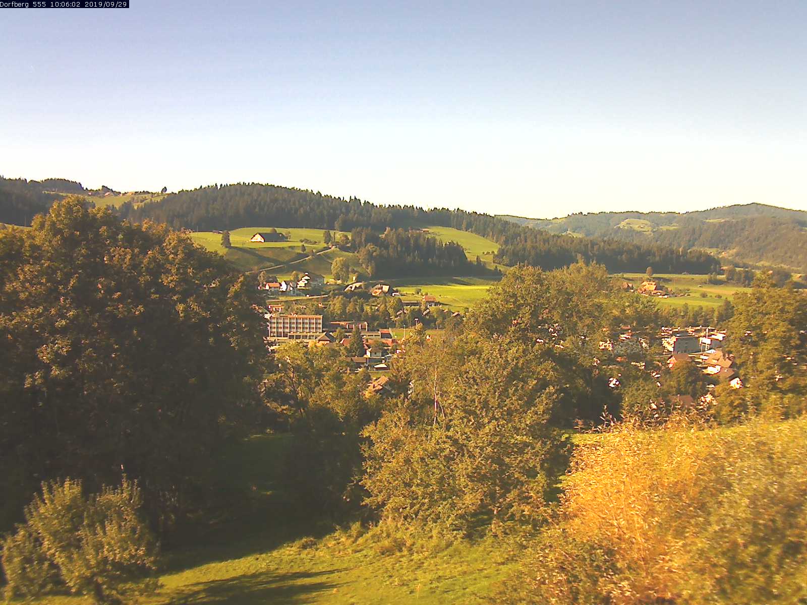 Webcam-Bild: Aussicht vom Dorfberg in Langnau 20190929-100601