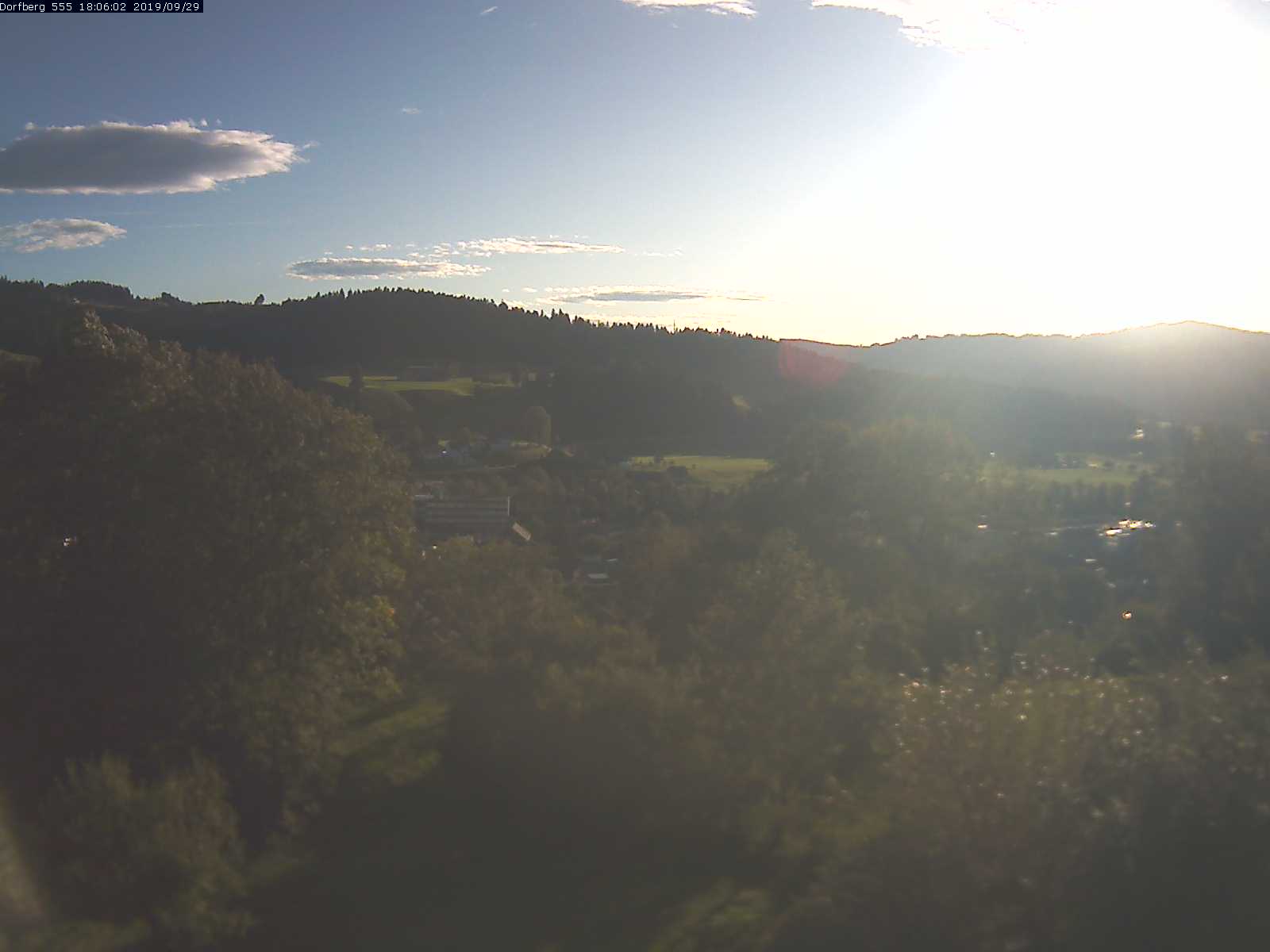 Webcam-Bild: Aussicht vom Dorfberg in Langnau 20190929-180601