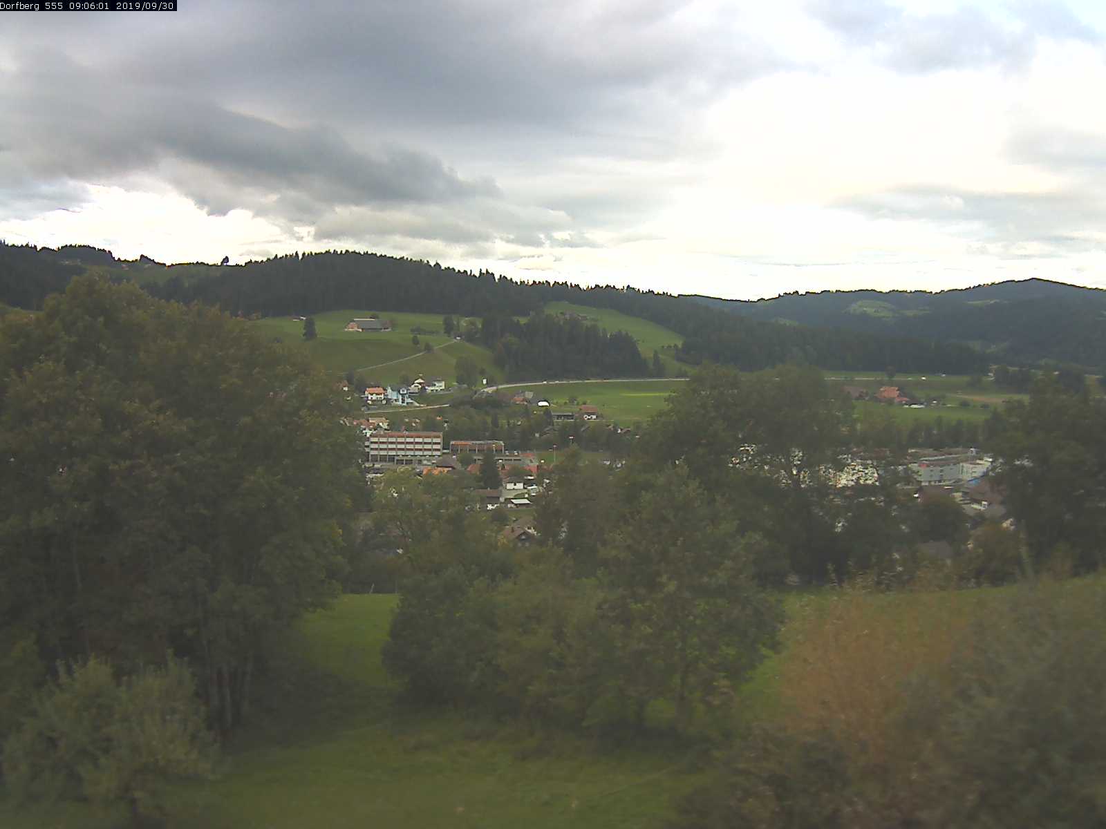 Webcam-Bild: Aussicht vom Dorfberg in Langnau 20190930-090601