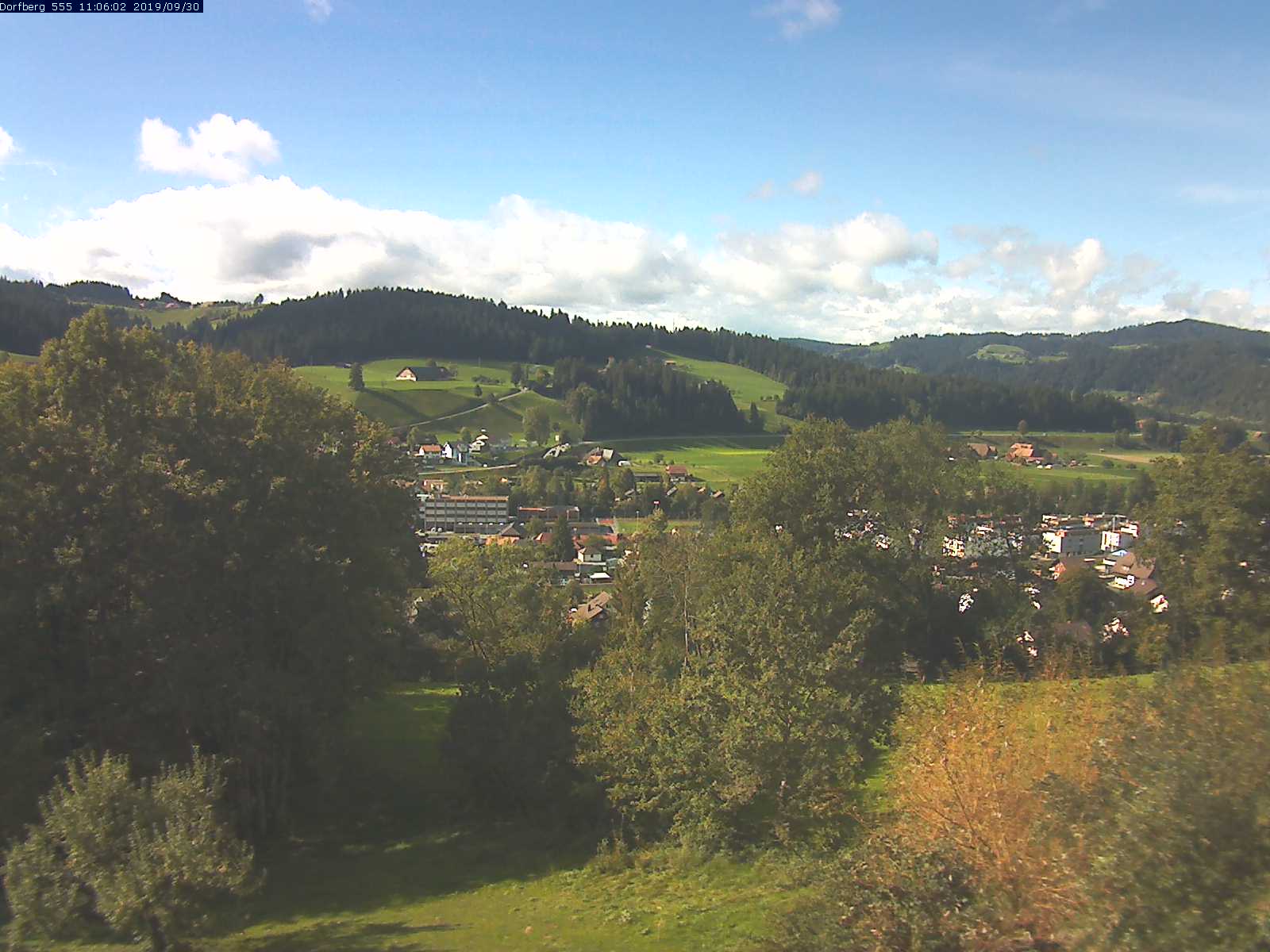 Webcam-Bild: Aussicht vom Dorfberg in Langnau 20190930-110601
