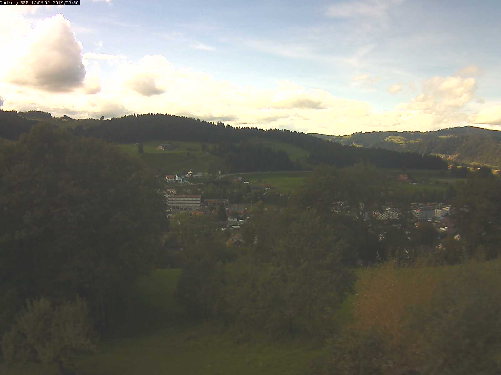 Webcam-Bild: Aussicht vom Dorfberg in Langnau 20190930-120602