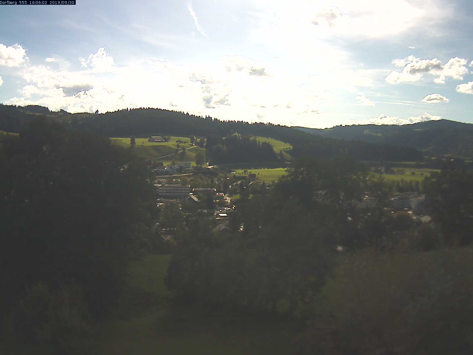 Webcam-Bild: Aussicht vom Dorfberg in Langnau 20190930-160601