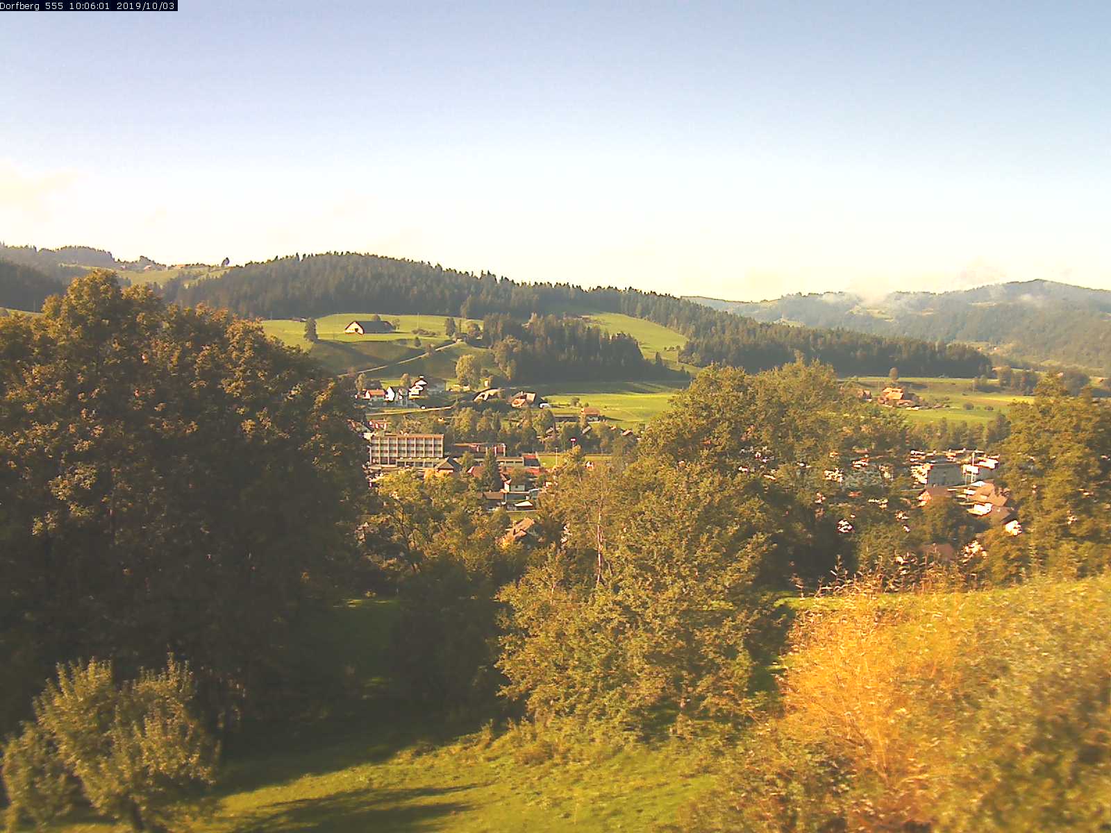 Webcam-Bild: Aussicht vom Dorfberg in Langnau 20191003-100601