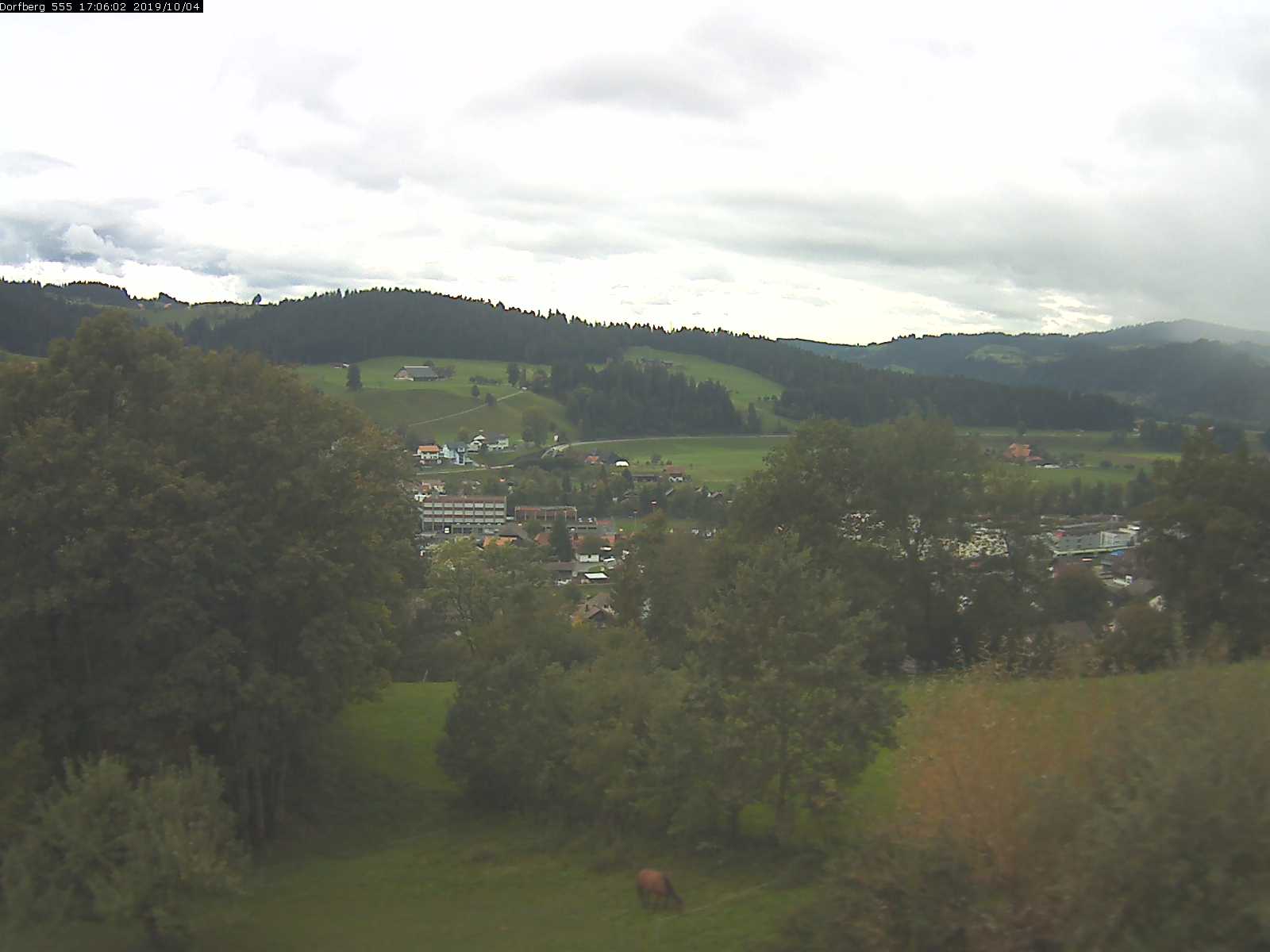 Webcam-Bild: Aussicht vom Dorfberg in Langnau 20191004-170601