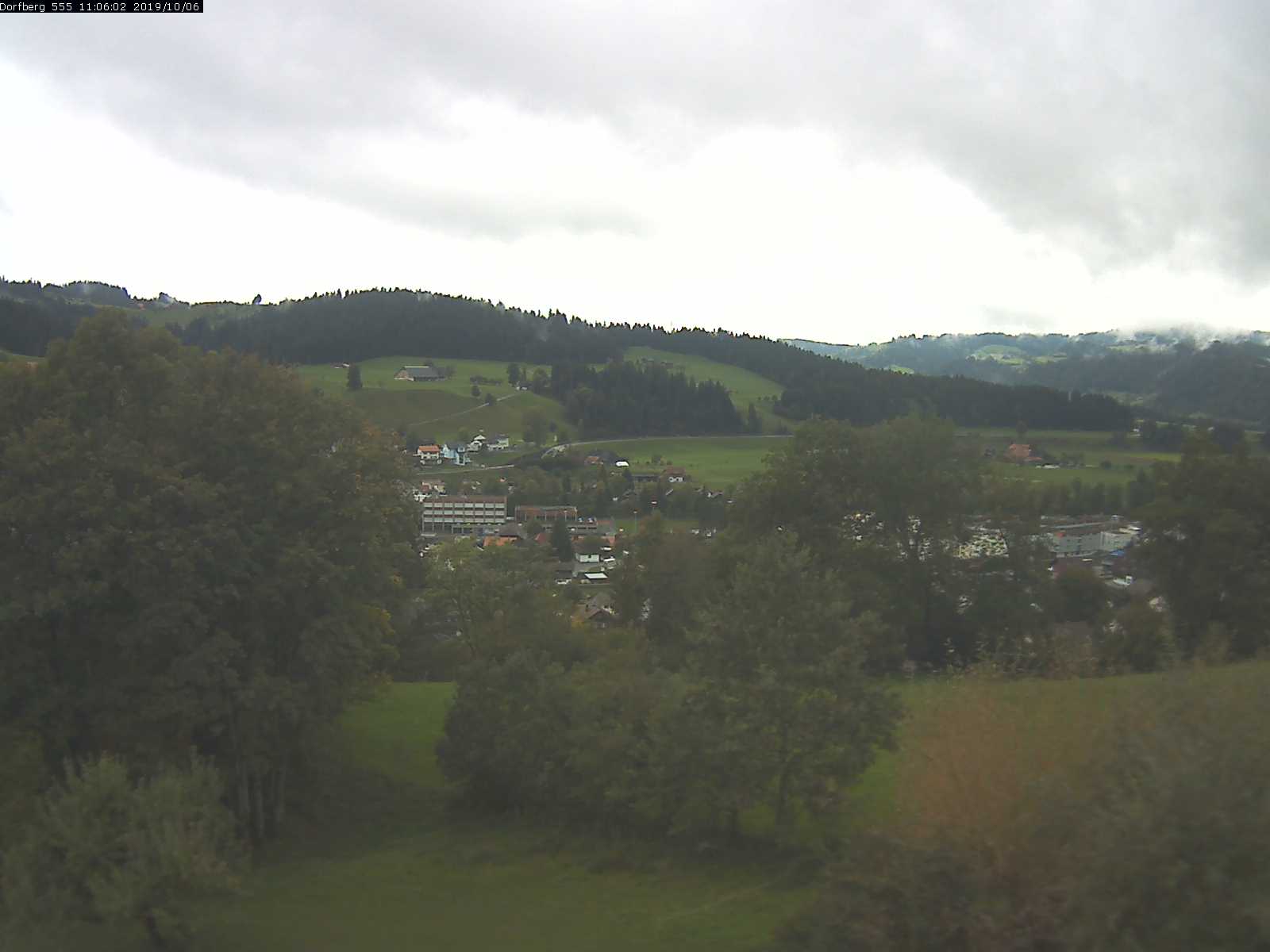 Webcam-Bild: Aussicht vom Dorfberg in Langnau 20191006-110601
