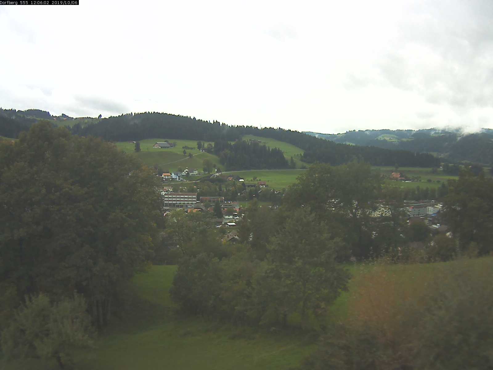 Webcam-Bild: Aussicht vom Dorfberg in Langnau 20191006-120601