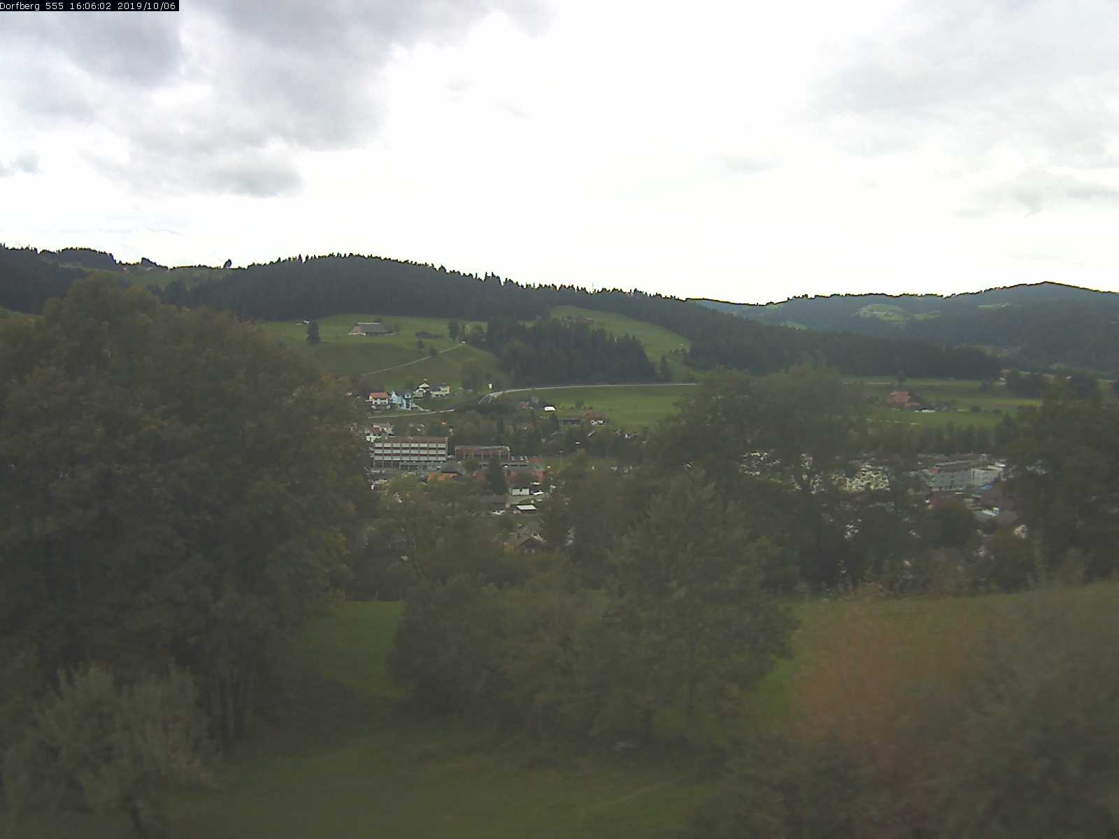 Webcam-Bild: Aussicht vom Dorfberg in Langnau 20191006-160601