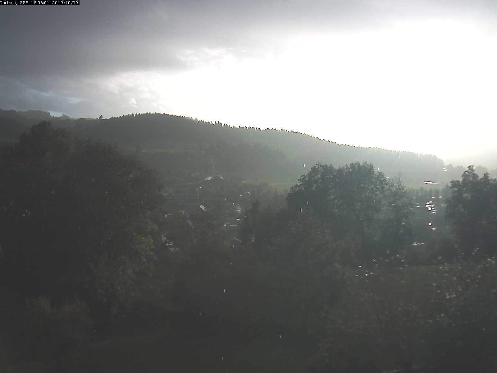 Webcam-Bild: Aussicht vom Dorfberg in Langnau 20191009-180601