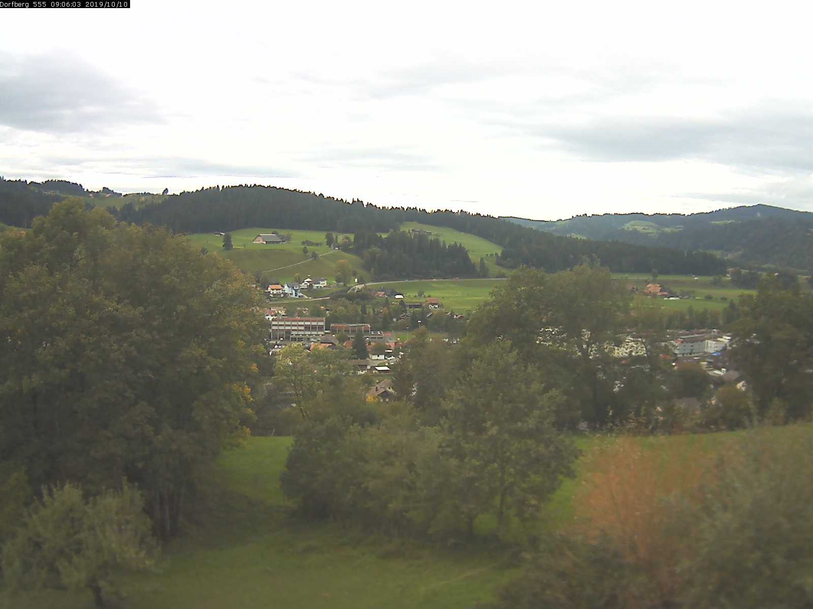 Webcam-Bild: Aussicht vom Dorfberg in Langnau 20191010-090601