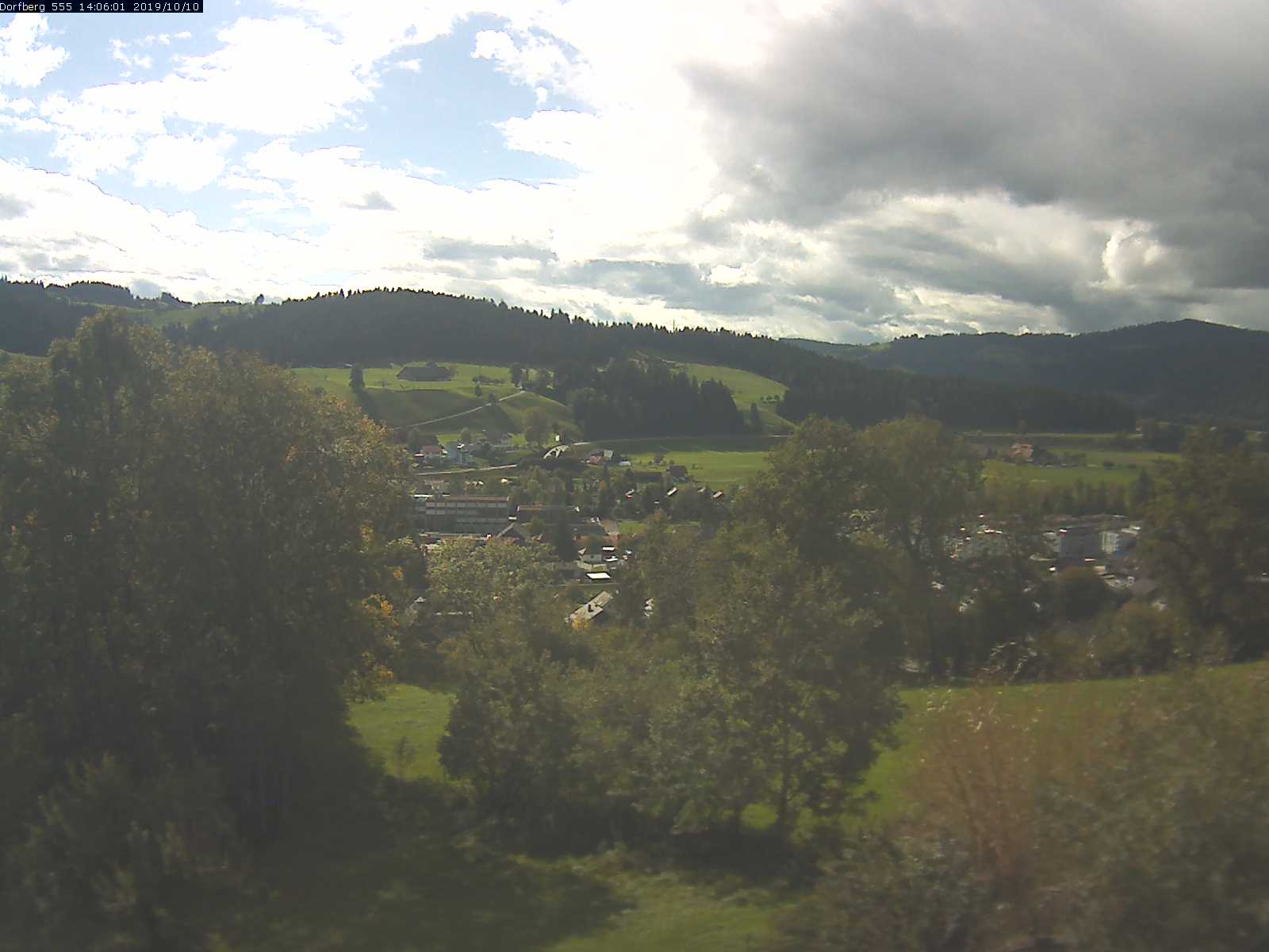 Webcam-Bild: Aussicht vom Dorfberg in Langnau 20191010-140601