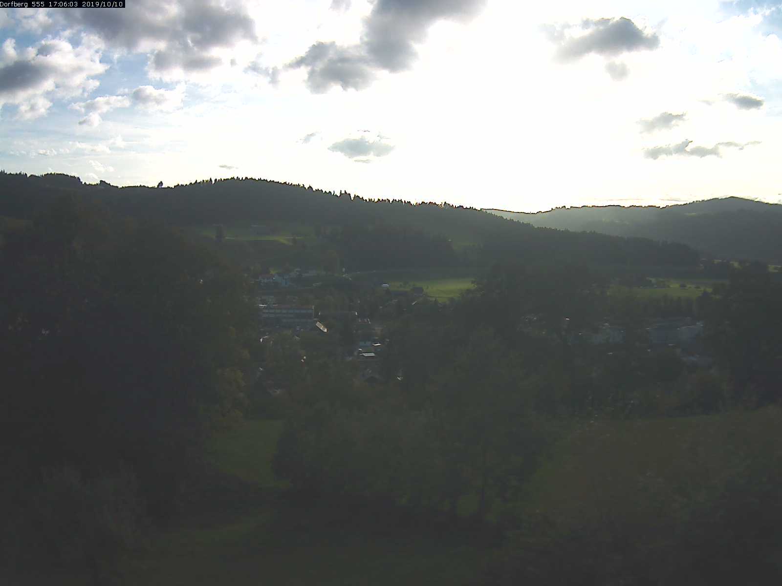 Webcam-Bild: Aussicht vom Dorfberg in Langnau 20191010-170601