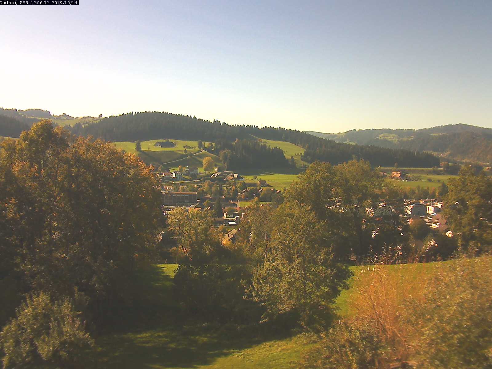 Webcam-Bild: Aussicht vom Dorfberg in Langnau 20191014-120601