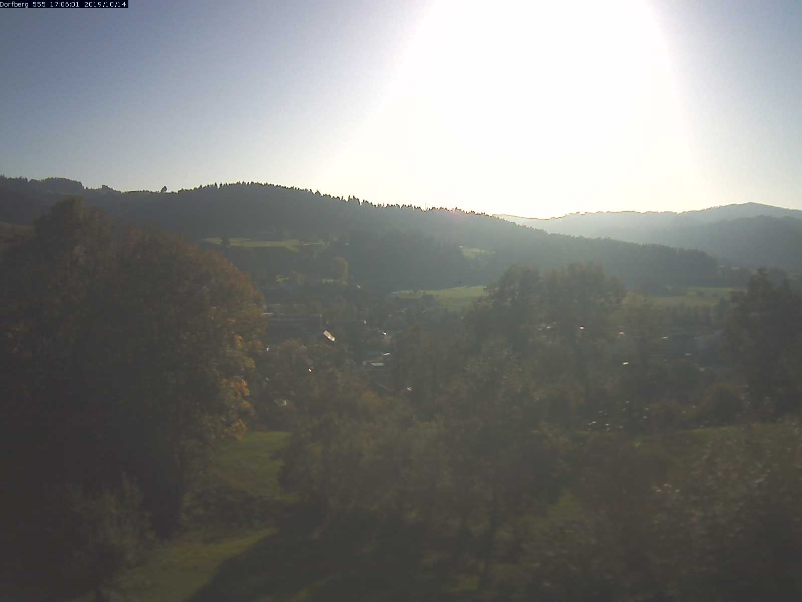 Webcam-Bild: Aussicht vom Dorfberg in Langnau 20191014-170601
