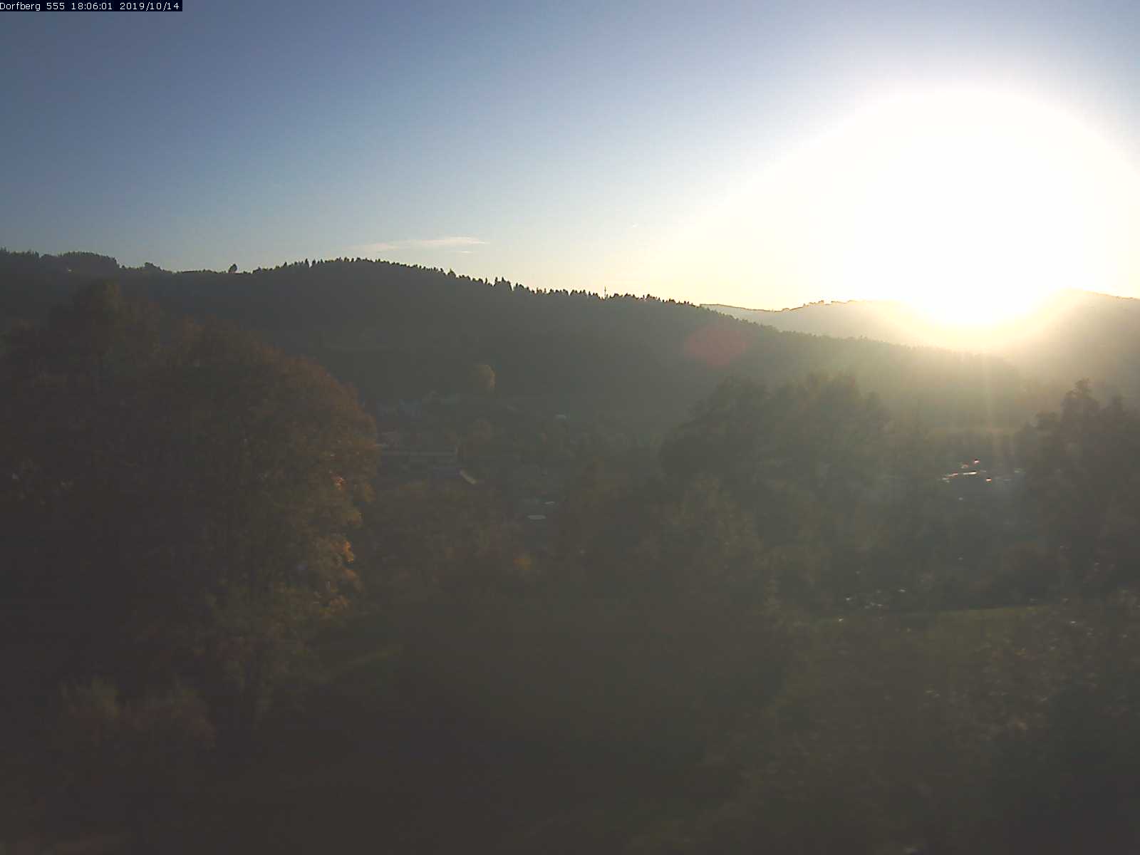 Webcam-Bild: Aussicht vom Dorfberg in Langnau 20191014-180601