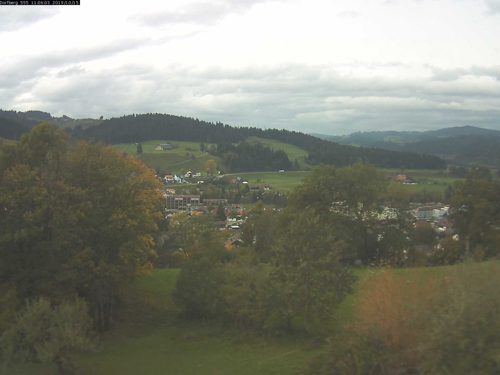 Webcam-Bild: Aussicht vom Dorfberg in Langnau 20191015-110601