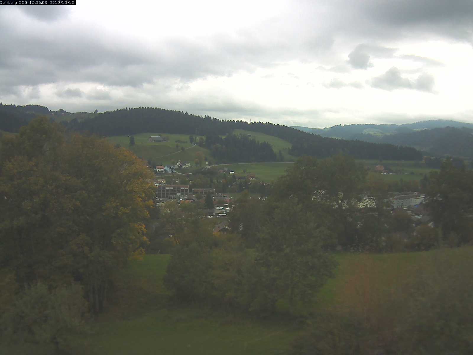 Webcam-Bild: Aussicht vom Dorfberg in Langnau 20191015-120602