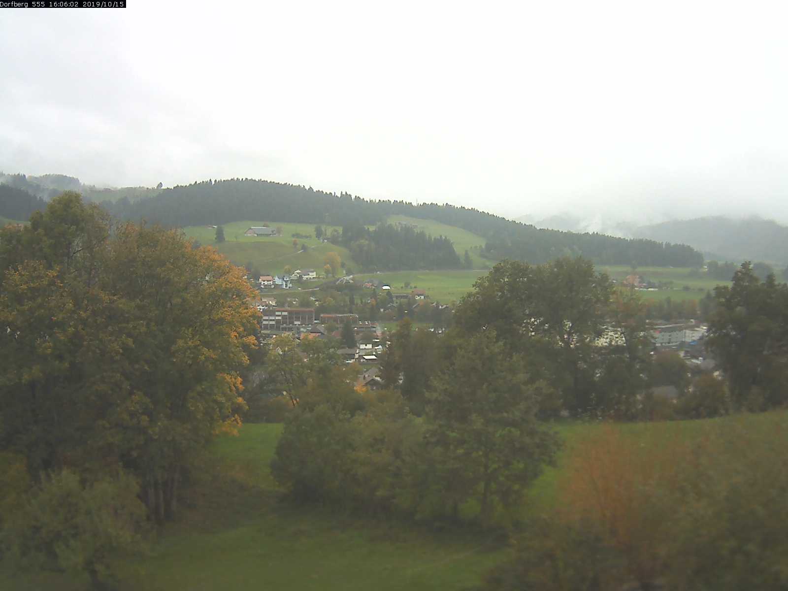 Webcam-Bild: Aussicht vom Dorfberg in Langnau 20191015-160601