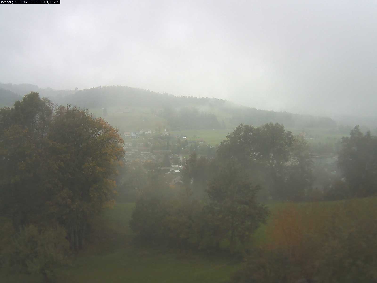 Webcam-Bild: Aussicht vom Dorfberg in Langnau 20191015-170601