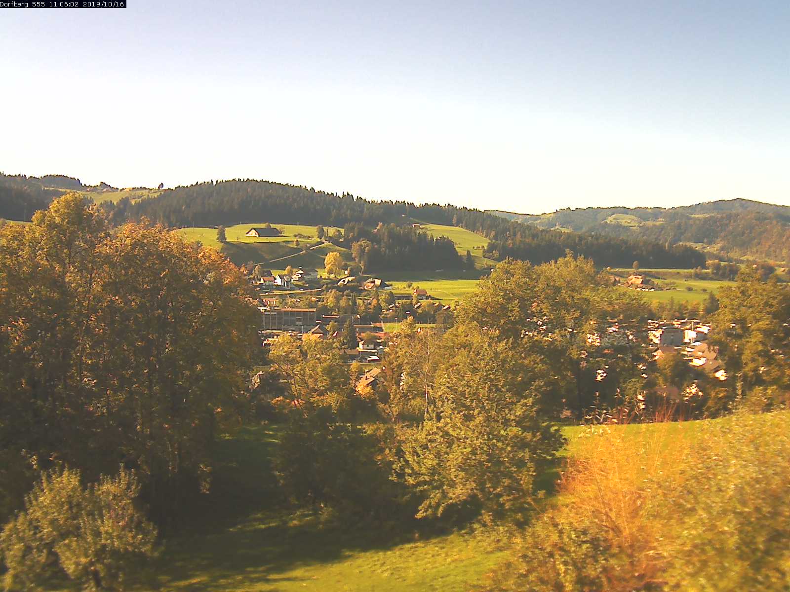 Webcam-Bild: Aussicht vom Dorfberg in Langnau 20191016-110601