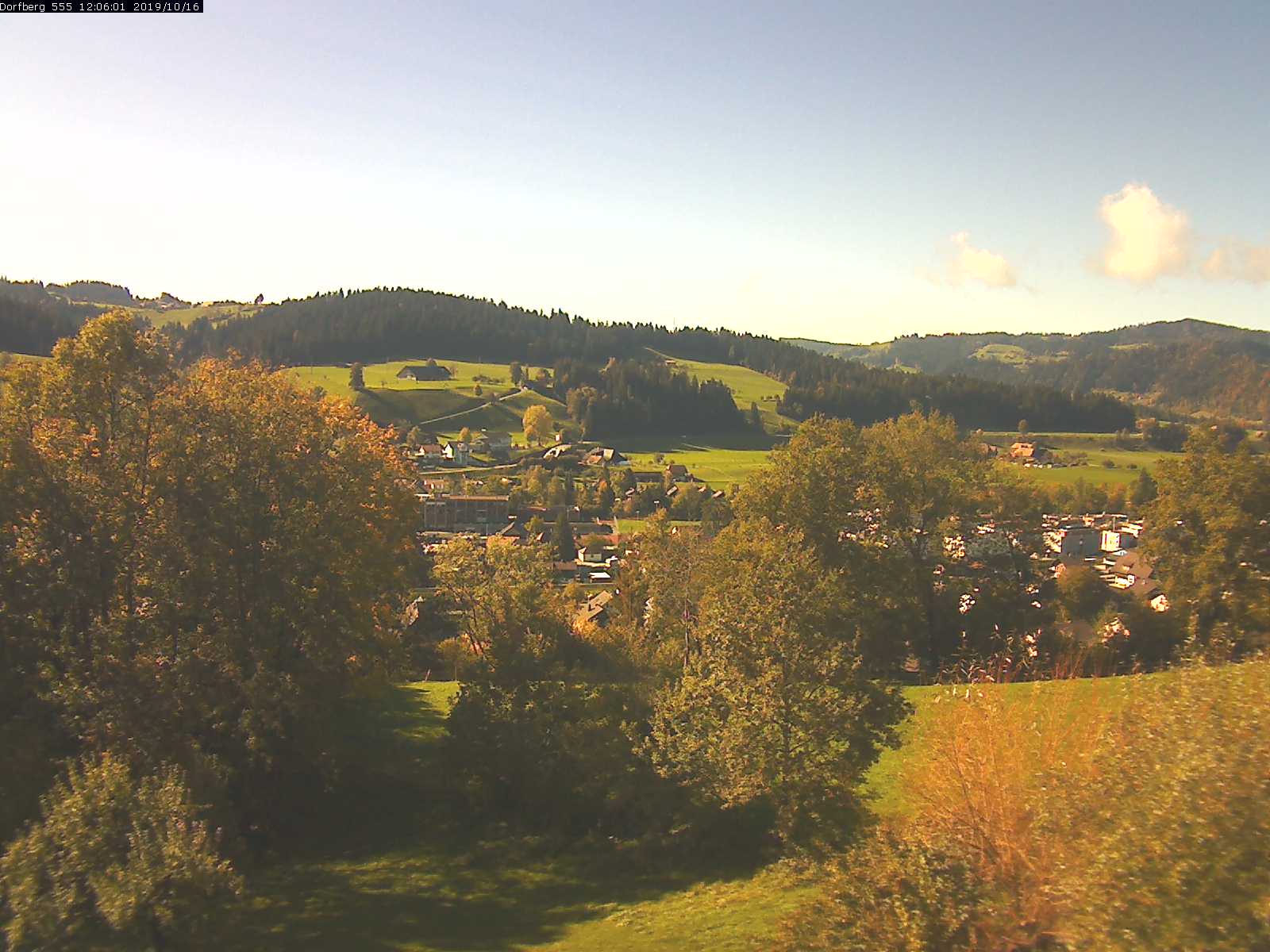 Webcam-Bild: Aussicht vom Dorfberg in Langnau 20191016-120601