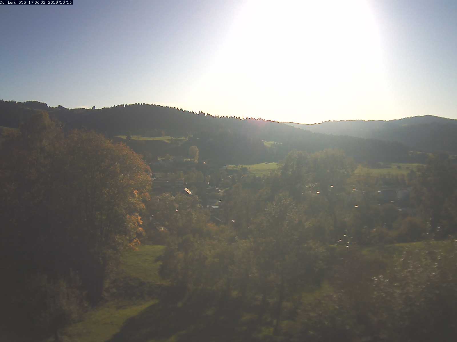 Webcam-Bild: Aussicht vom Dorfberg in Langnau 20191016-170601
