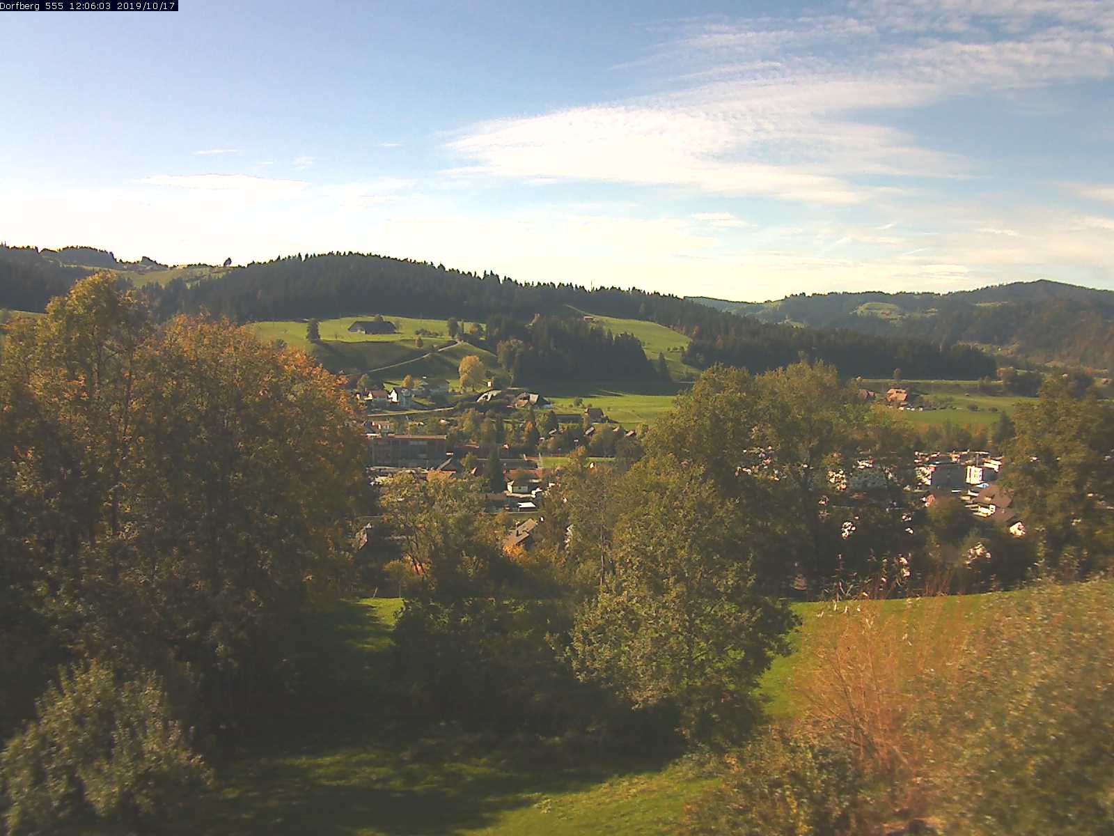 Webcam-Bild: Aussicht vom Dorfberg in Langnau 20191017-120601