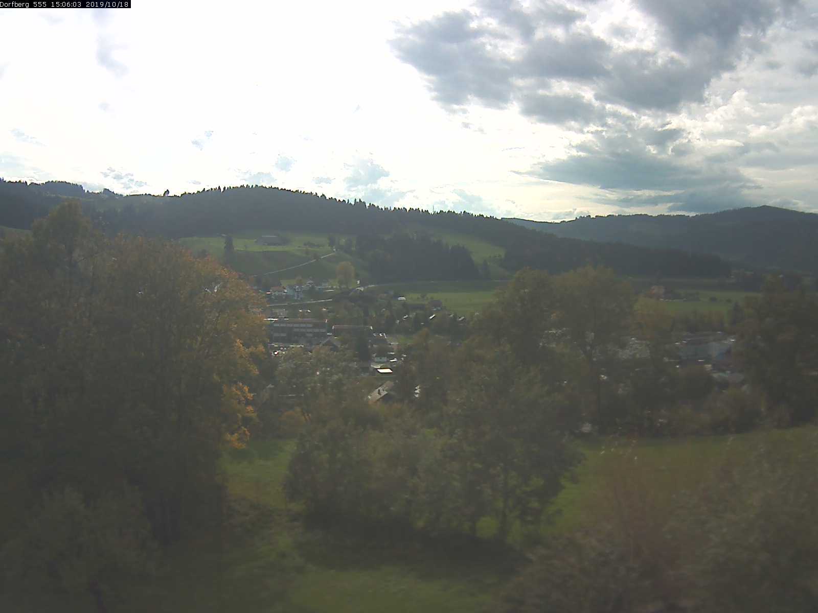 Webcam-Bild: Aussicht vom Dorfberg in Langnau 20191018-150601