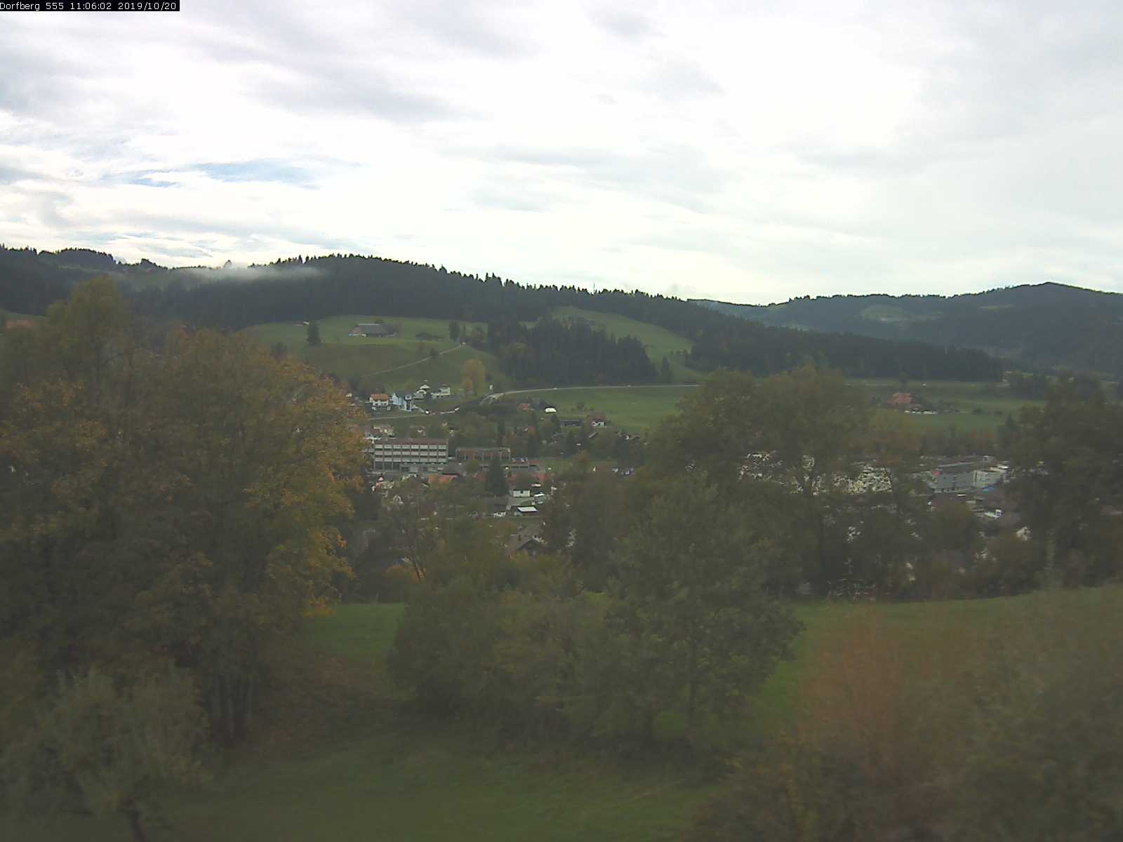 Webcam-Bild: Aussicht vom Dorfberg in Langnau 20191020-110601