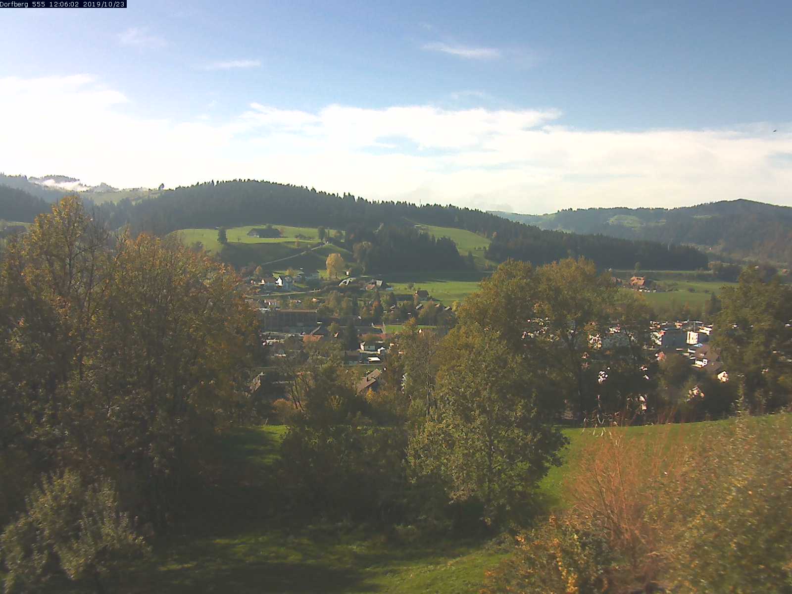 Webcam-Bild: Aussicht vom Dorfberg in Langnau 20191023-120601