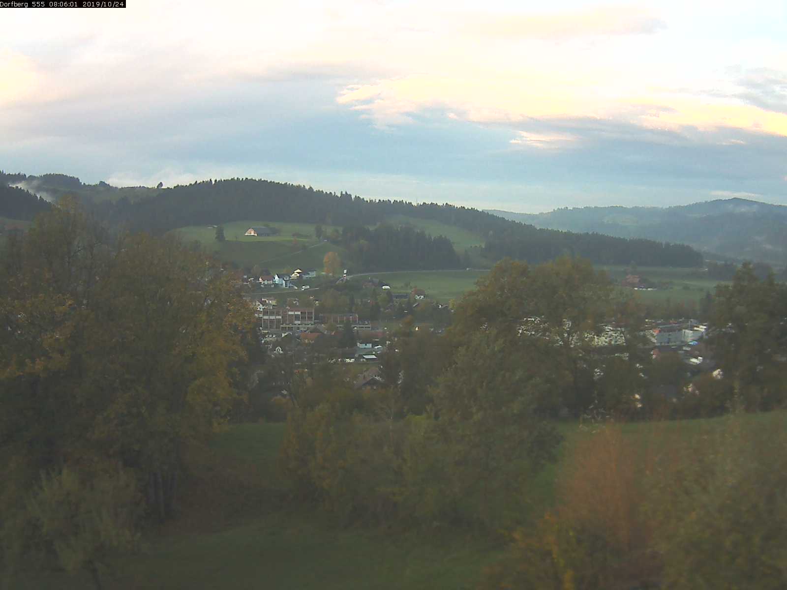 Webcam-Bild: Aussicht vom Dorfberg in Langnau 20191024-080601