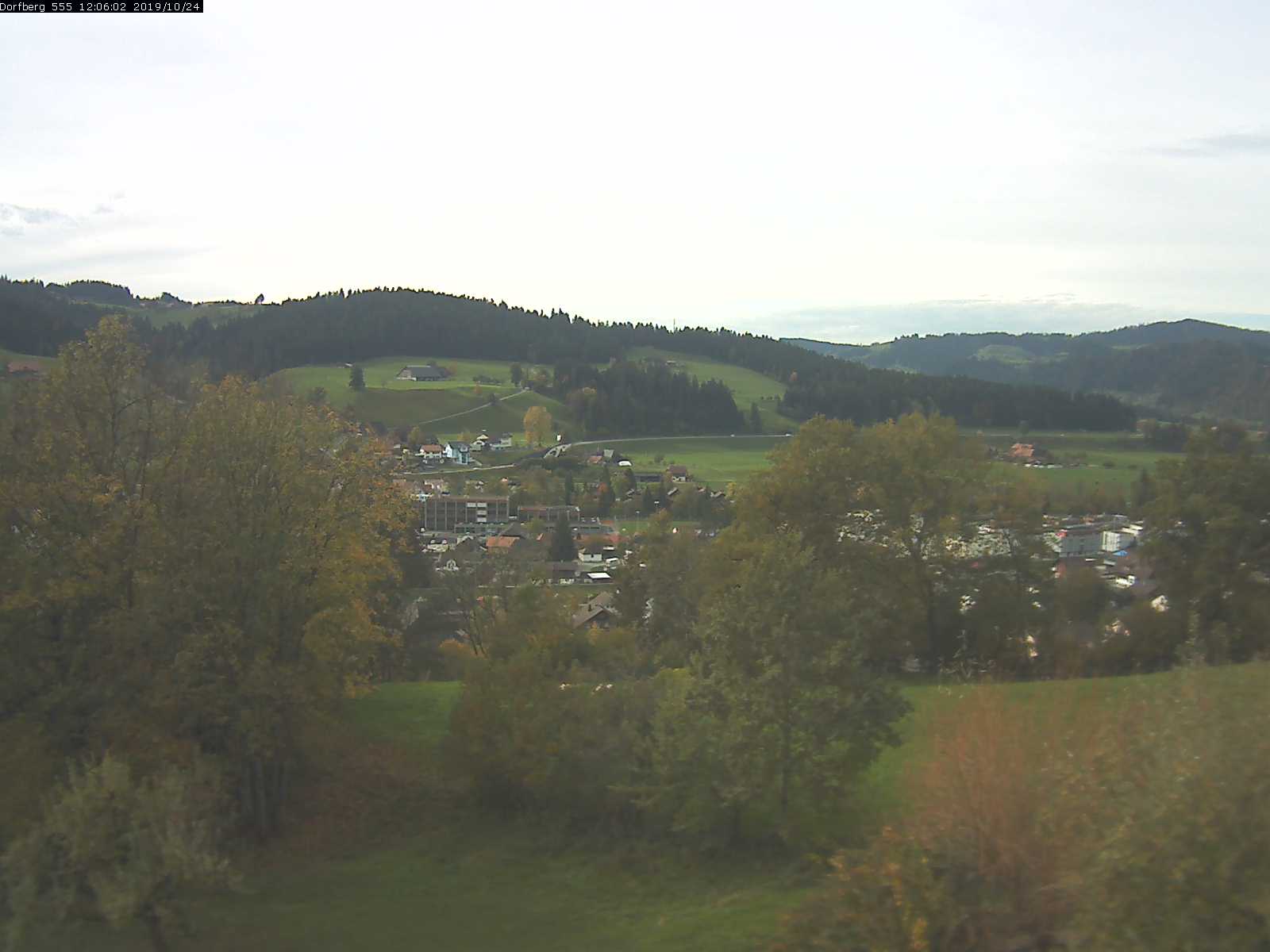 Webcam-Bild: Aussicht vom Dorfberg in Langnau 20191024-120601