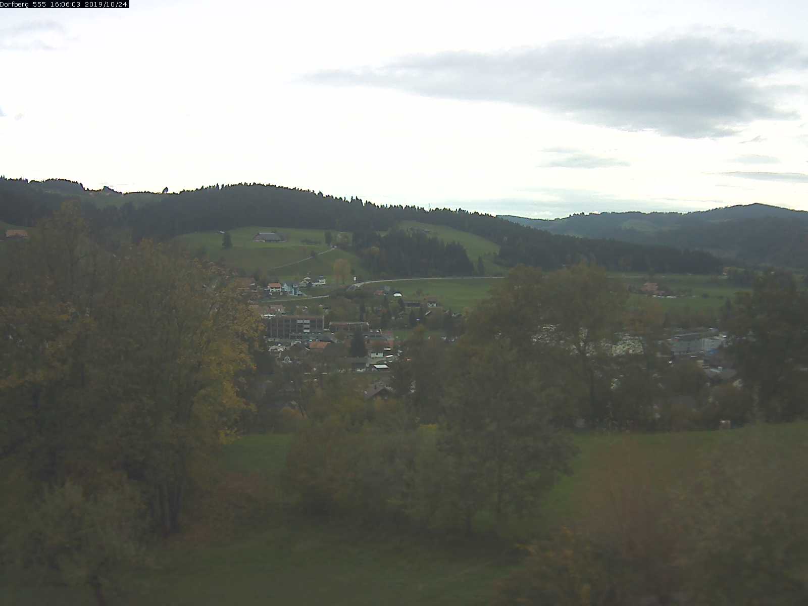 Webcam-Bild: Aussicht vom Dorfberg in Langnau 20191024-160601