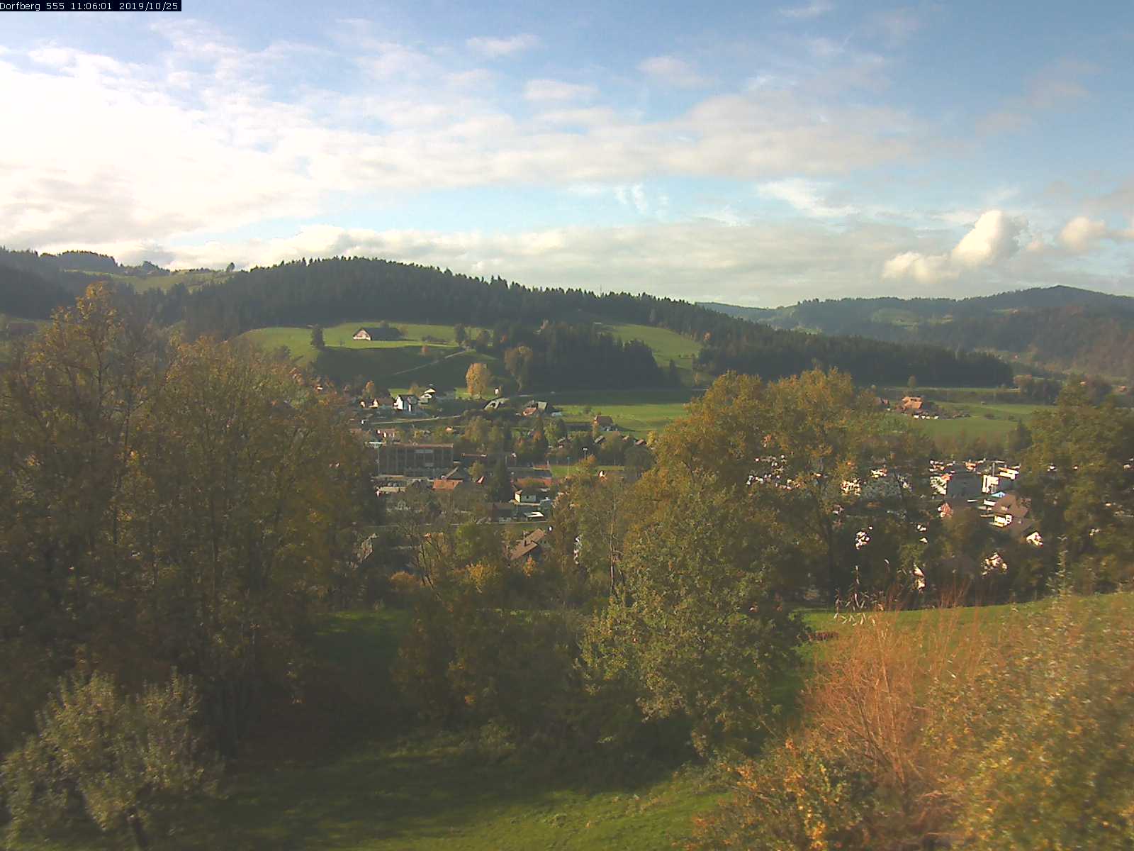 Webcam-Bild: Aussicht vom Dorfberg in Langnau 20191025-110601