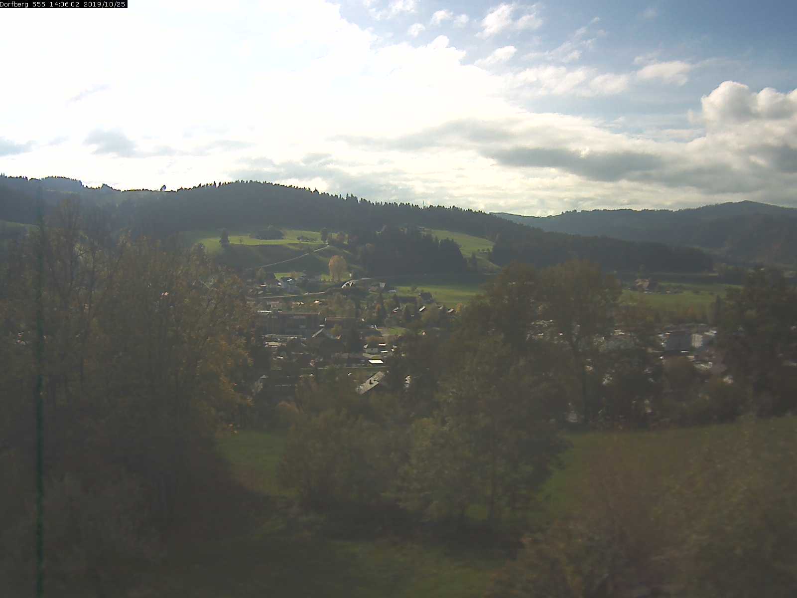 Webcam-Bild: Aussicht vom Dorfberg in Langnau 20191025-140601