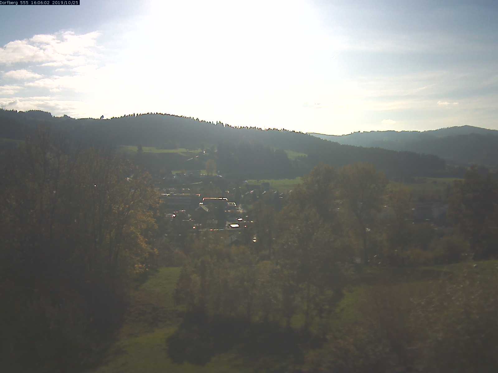Webcam-Bild: Aussicht vom Dorfberg in Langnau 20191025-160601