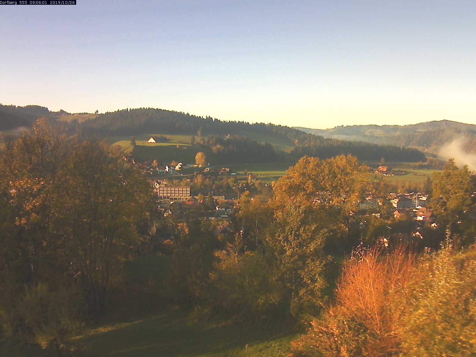 Webcam-Bild: Aussicht vom Dorfberg in Langnau 20191026-090601