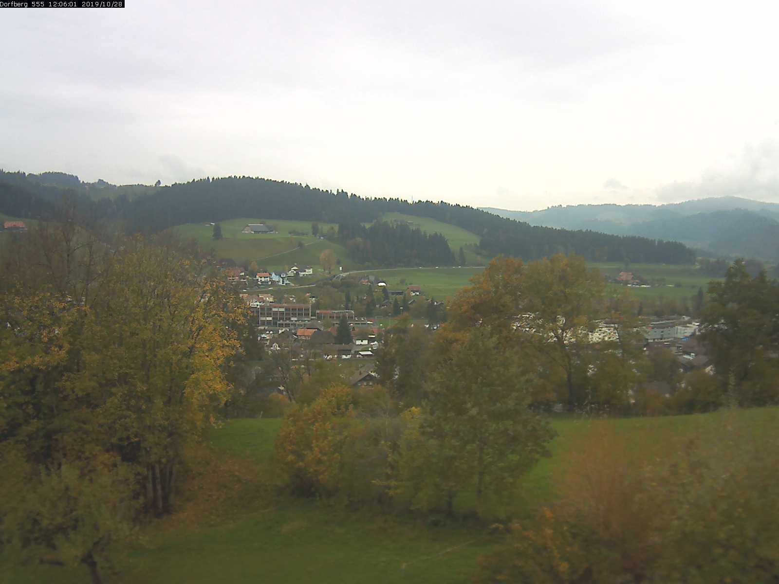 Webcam-Bild: Aussicht vom Dorfberg in Langnau 20191028-120601