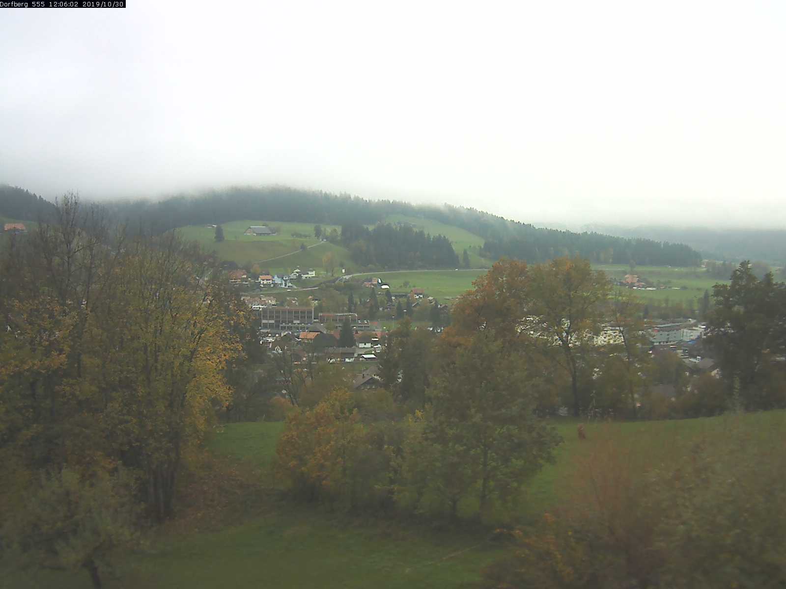 Webcam-Bild: Aussicht vom Dorfberg in Langnau 20191030-120601