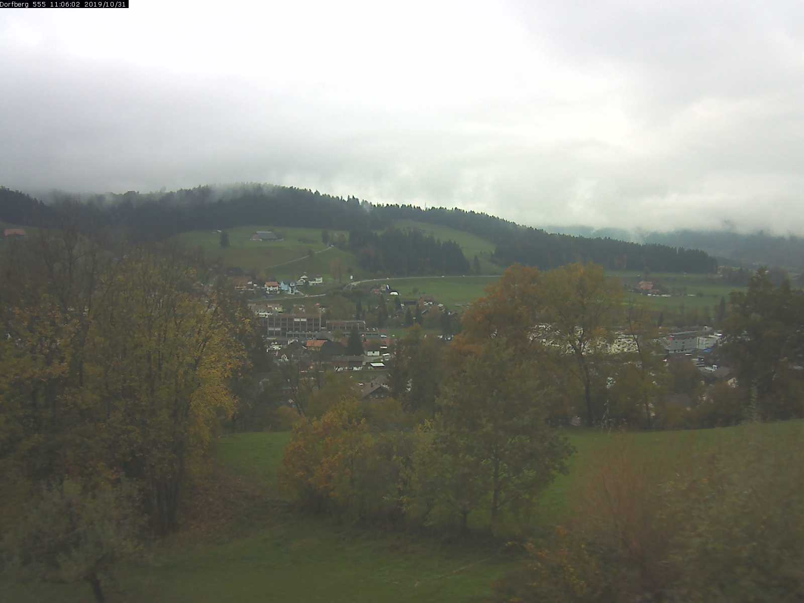 Webcam-Bild: Aussicht vom Dorfberg in Langnau 20191031-110601