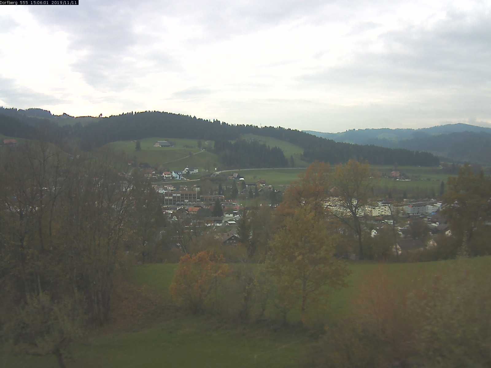 Webcam-Bild: Aussicht vom Dorfberg in Langnau 20191111-150601