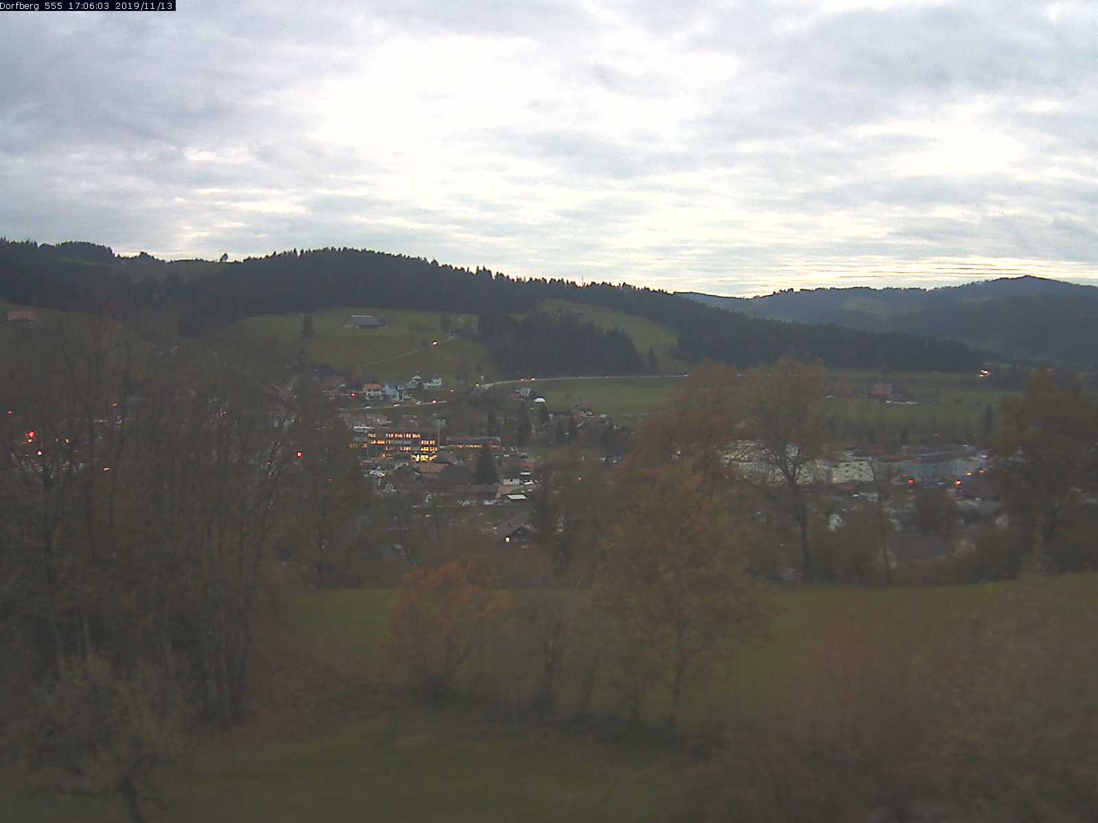 Webcam-Bild: Aussicht vom Dorfberg in Langnau 20191113-170601