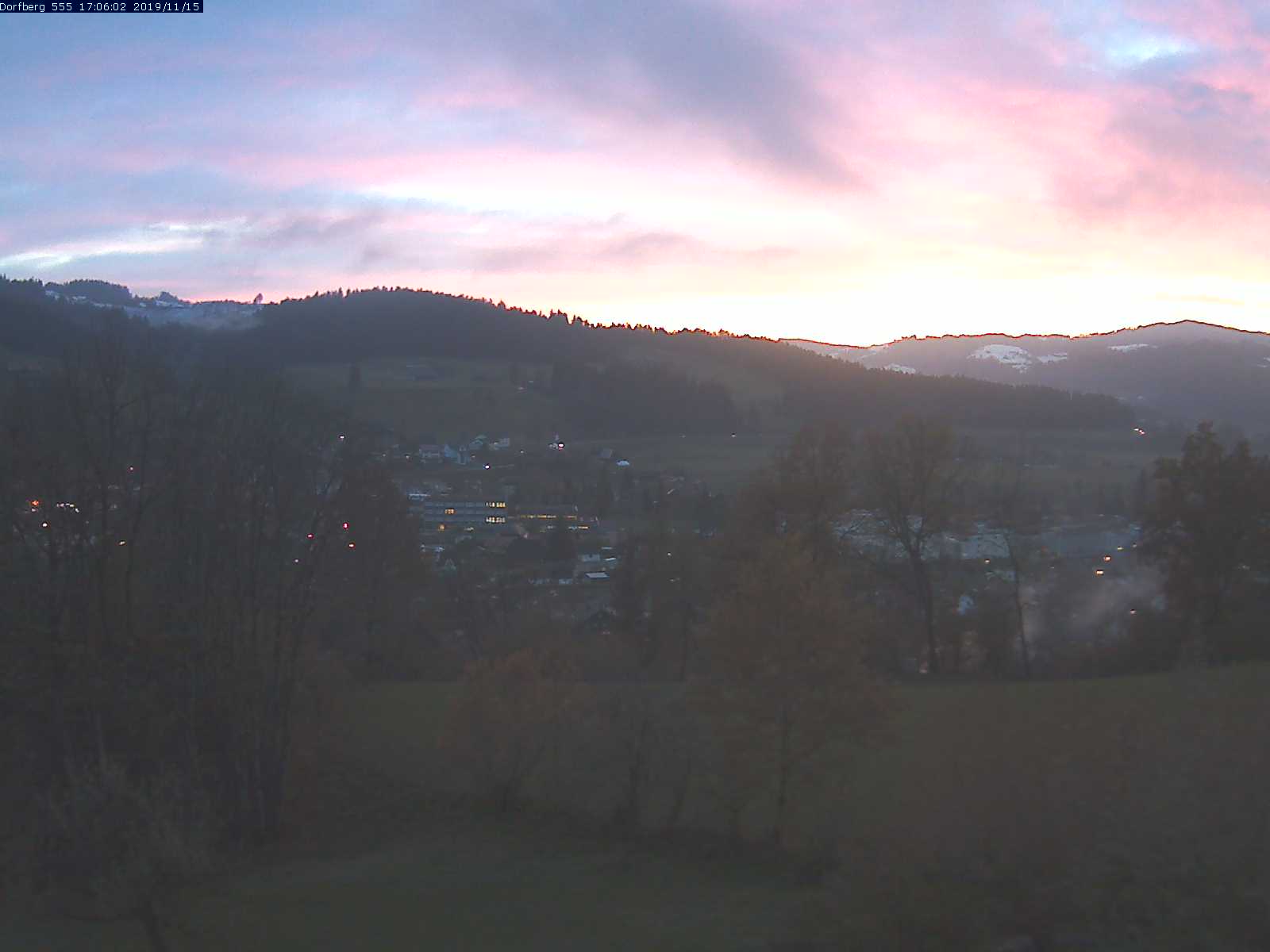 Webcam-Bild: Aussicht vom Dorfberg in Langnau 20191115-170601