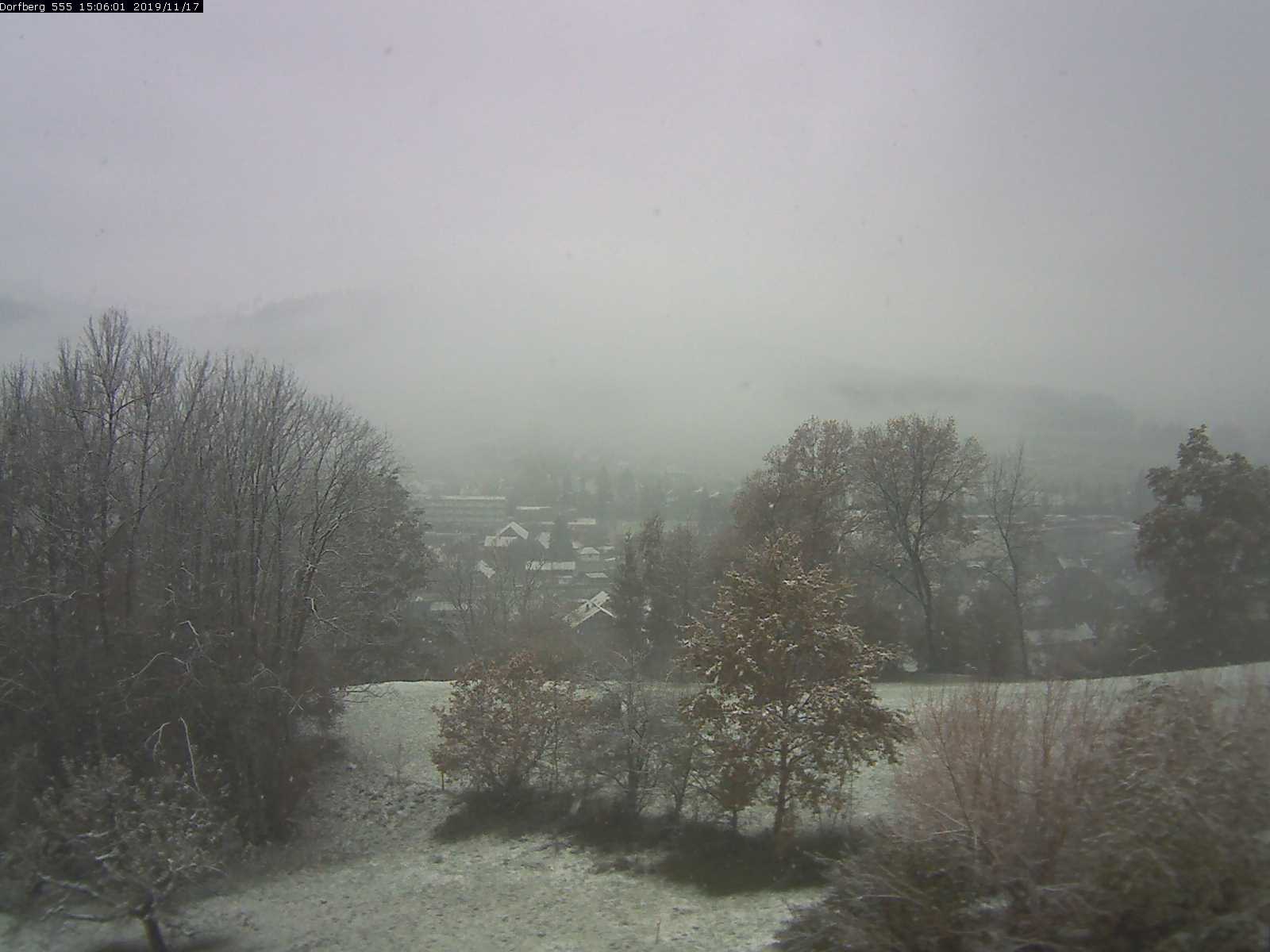 Webcam-Bild: Aussicht vom Dorfberg in Langnau 20191117-150601