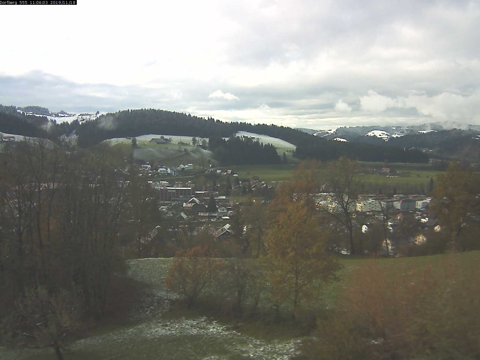 Webcam-Bild: Aussicht vom Dorfberg in Langnau 20191118-110601