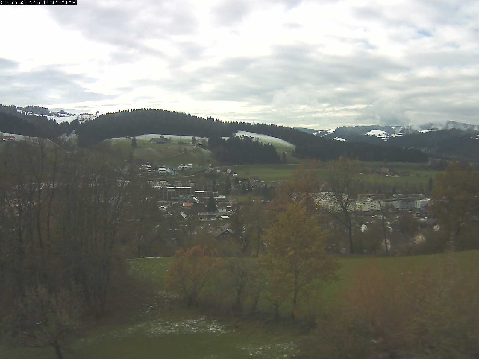 Webcam-Bild: Aussicht vom Dorfberg in Langnau 20191118-120601