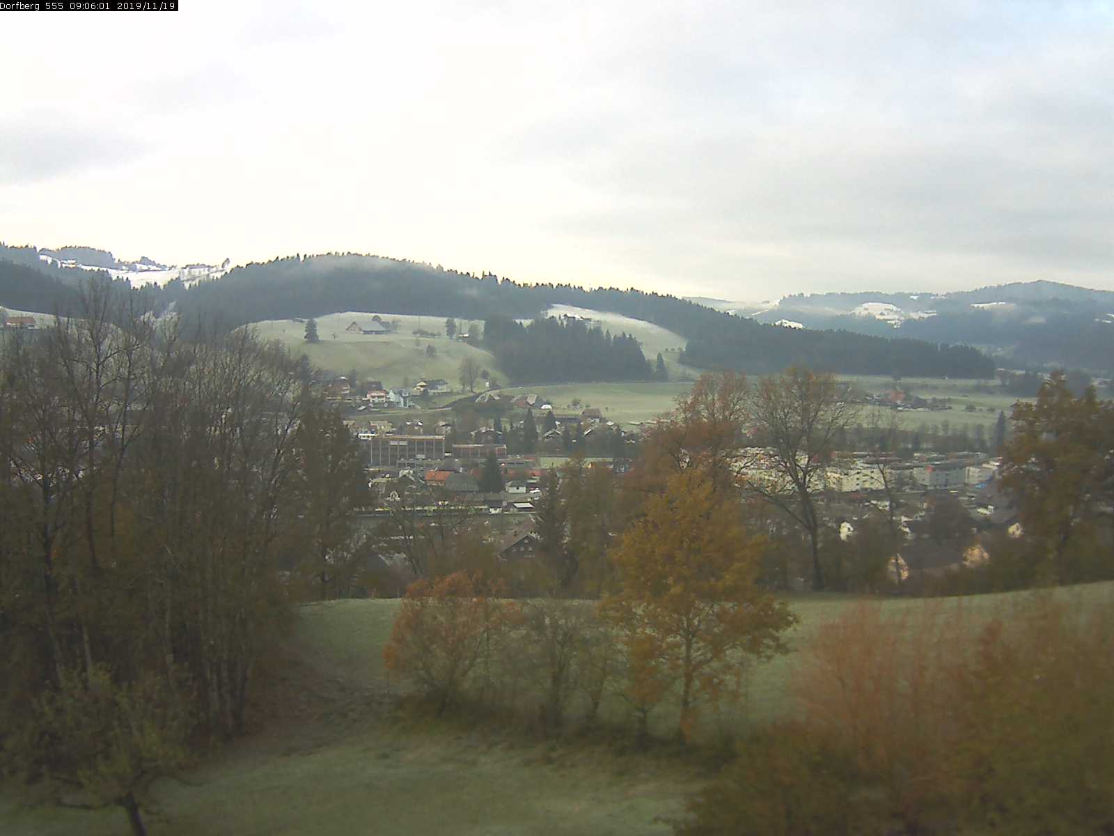 Webcam-Bild: Aussicht vom Dorfberg in Langnau 20191119-090601