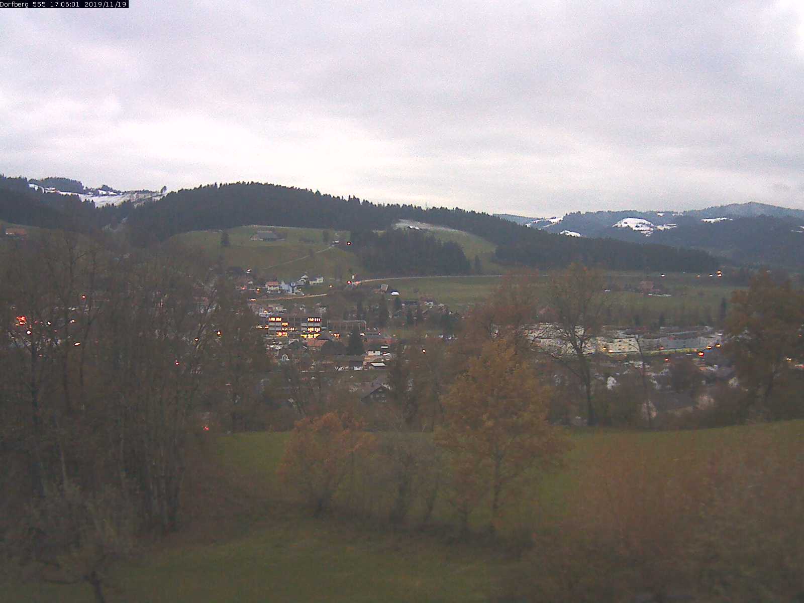 Webcam-Bild: Aussicht vom Dorfberg in Langnau 20191119-170601