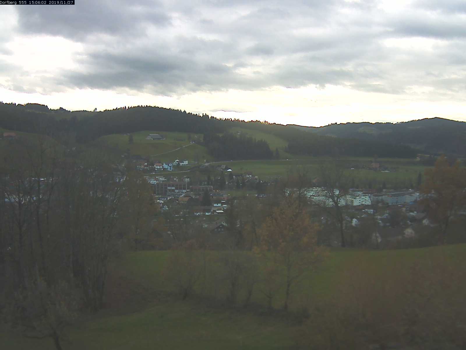 Webcam-Bild: Aussicht vom Dorfberg in Langnau 20191127-150601