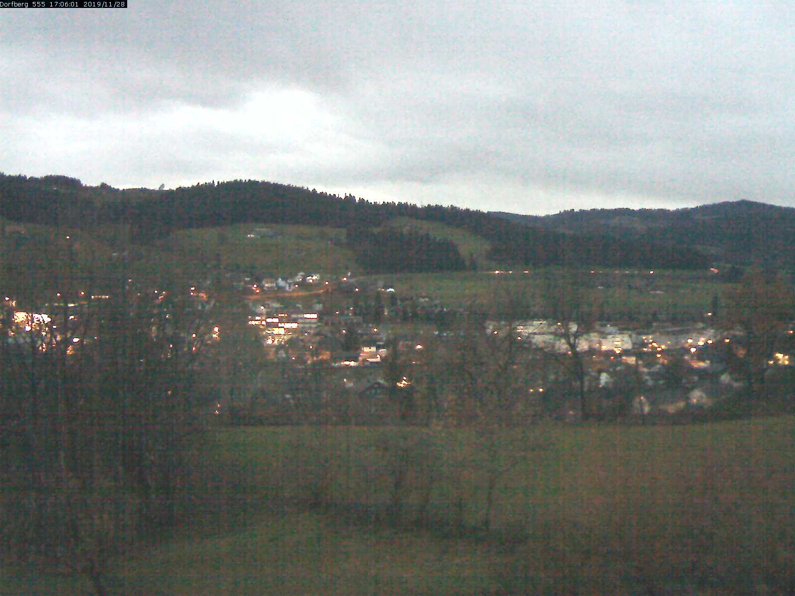 Webcam-Bild: Aussicht vom Dorfberg in Langnau 20191128-170601